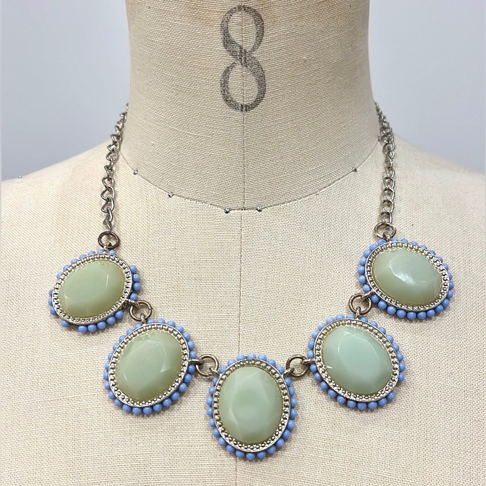SALE💫5/$25💫Francesca’s Statement Necklace